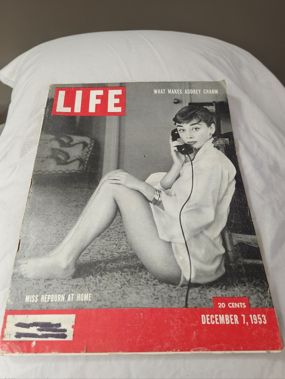 LIFE Magazine December 1, 1953 - Audrey Hepburn Cover